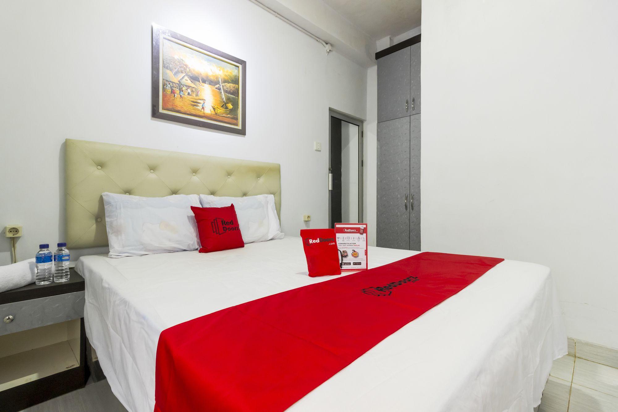 Reddoorz Near Gajah Mada Plaza 2 Hotel Jacarta Exterior foto