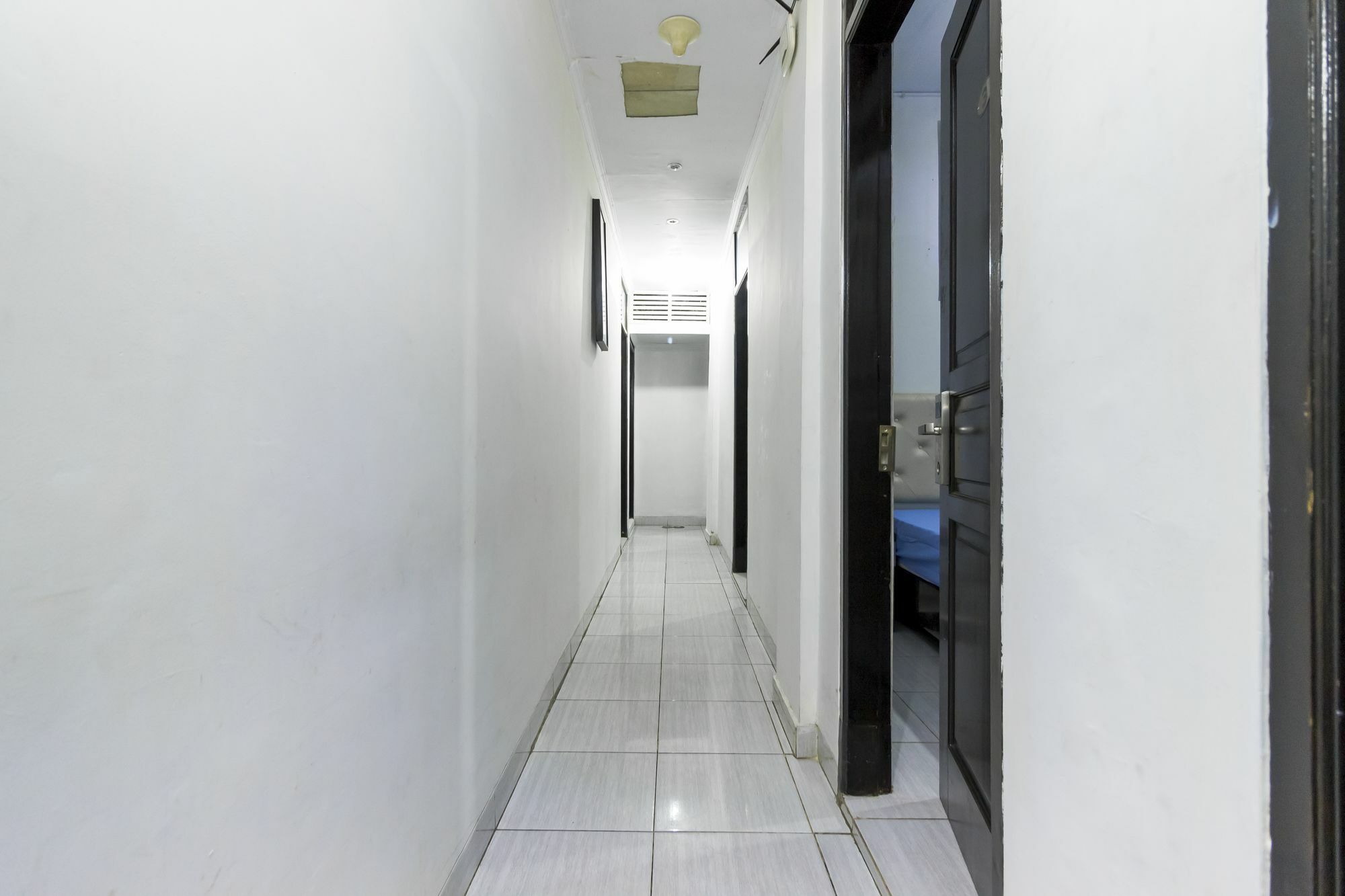 Reddoorz Near Gajah Mada Plaza 2 Hotel Jacarta Exterior foto